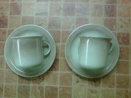 Чашки перламутровые кофейные с блюдцами(по 6шт),сахарница,молочник