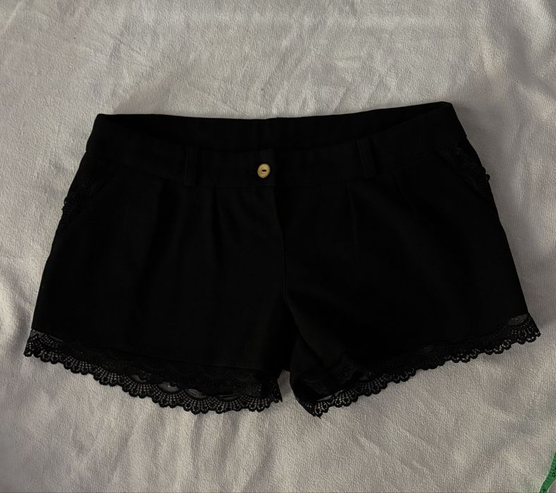 Жіночі шорти з мереживом