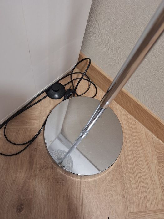 Lampa stojąca kula