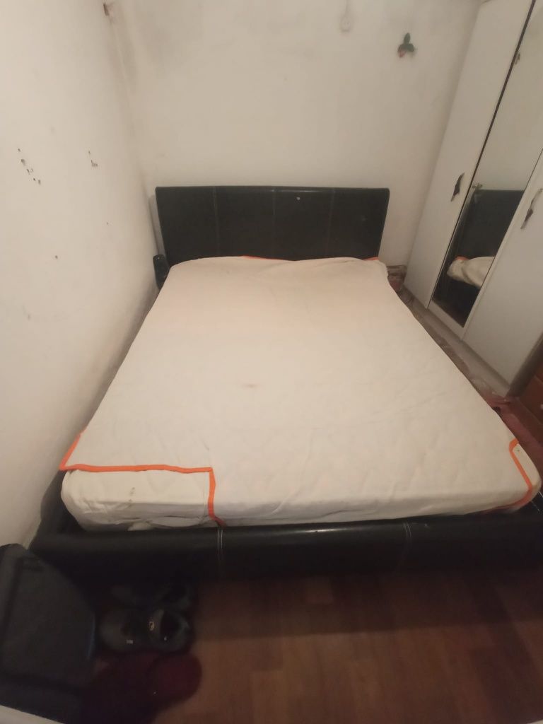 Cama de casal em napa + estrado