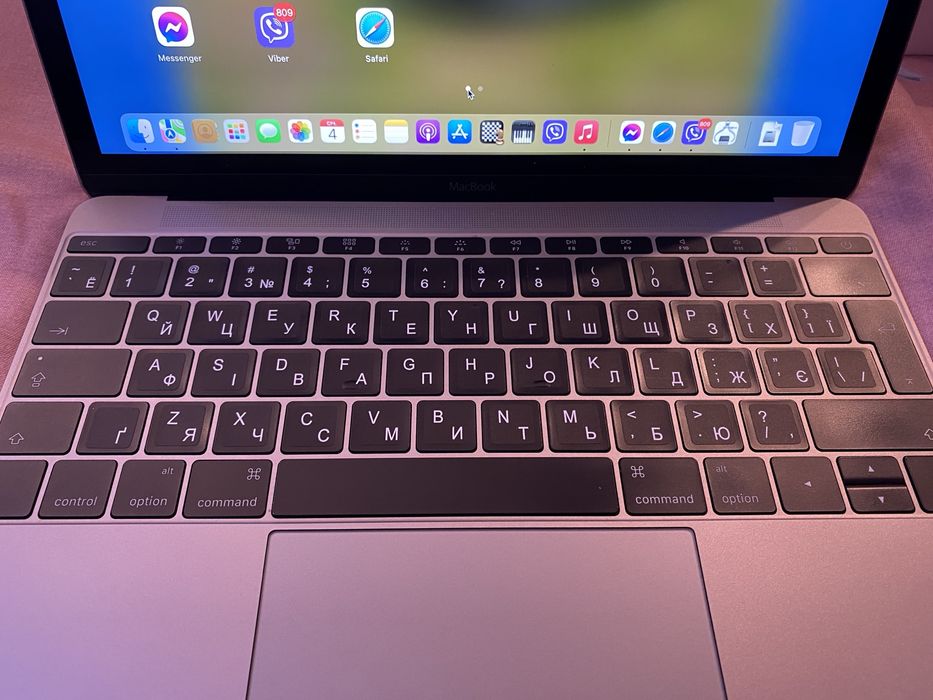 MacBook 12 inch.