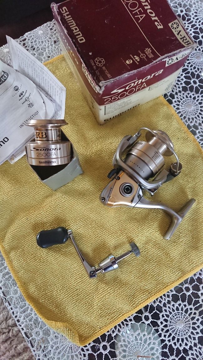 Kołowrotek Shimano Sonora 2500FA, komplet fabryczny