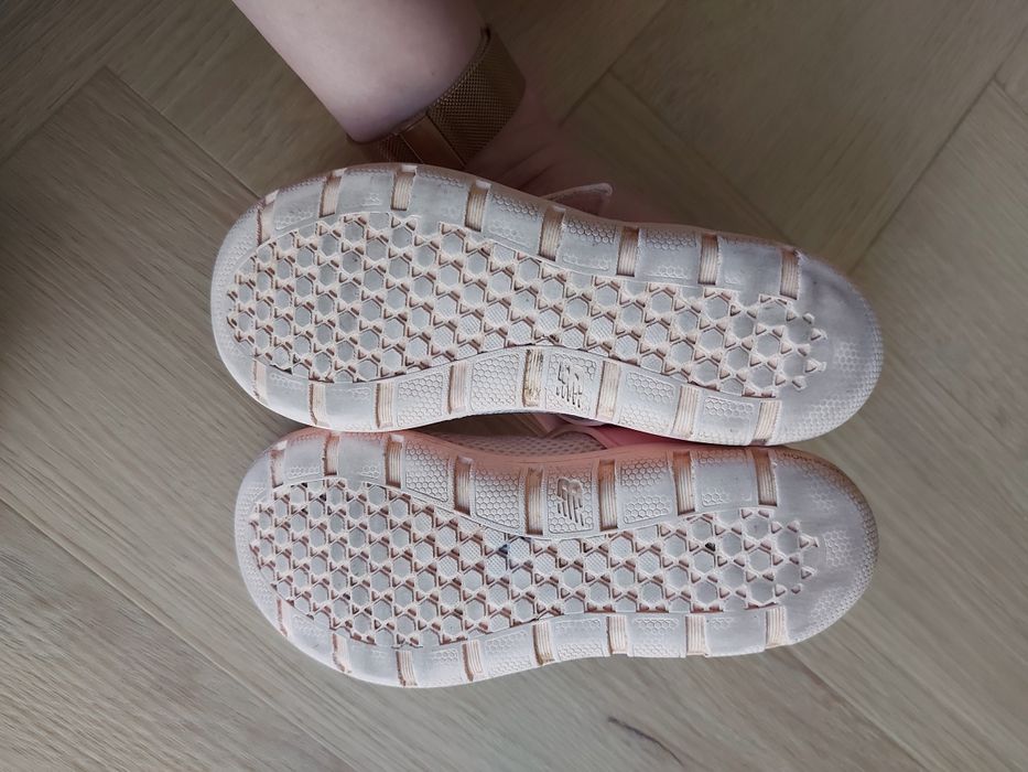 New balnce rozm. 32,5 sandały