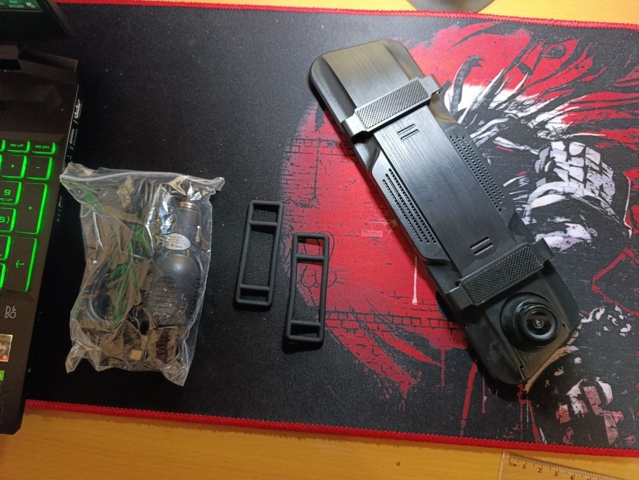 Продам видео регистратор зеркало 11 дюймов , 4к изображение, полный