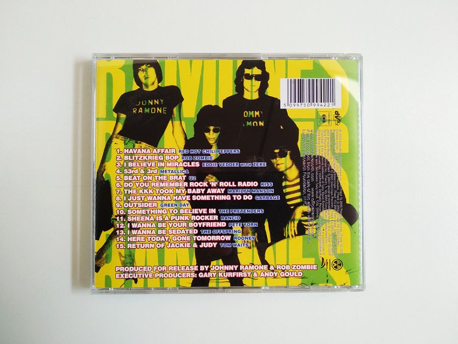 A Tribute to Ramones - We're a Happy Family (CD)