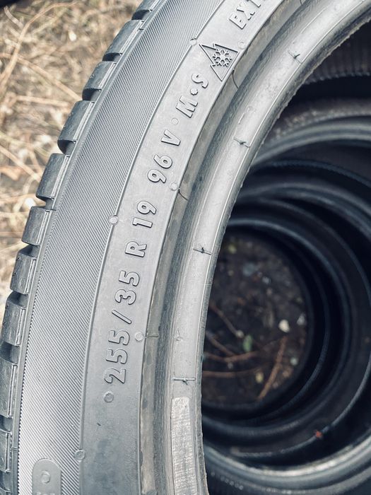 255 35 19 Continental TS830P 80%