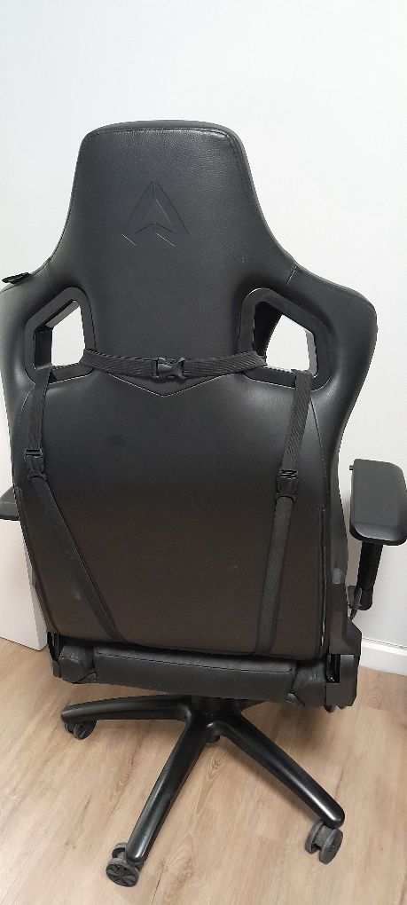 Mesa + cadeira gaming