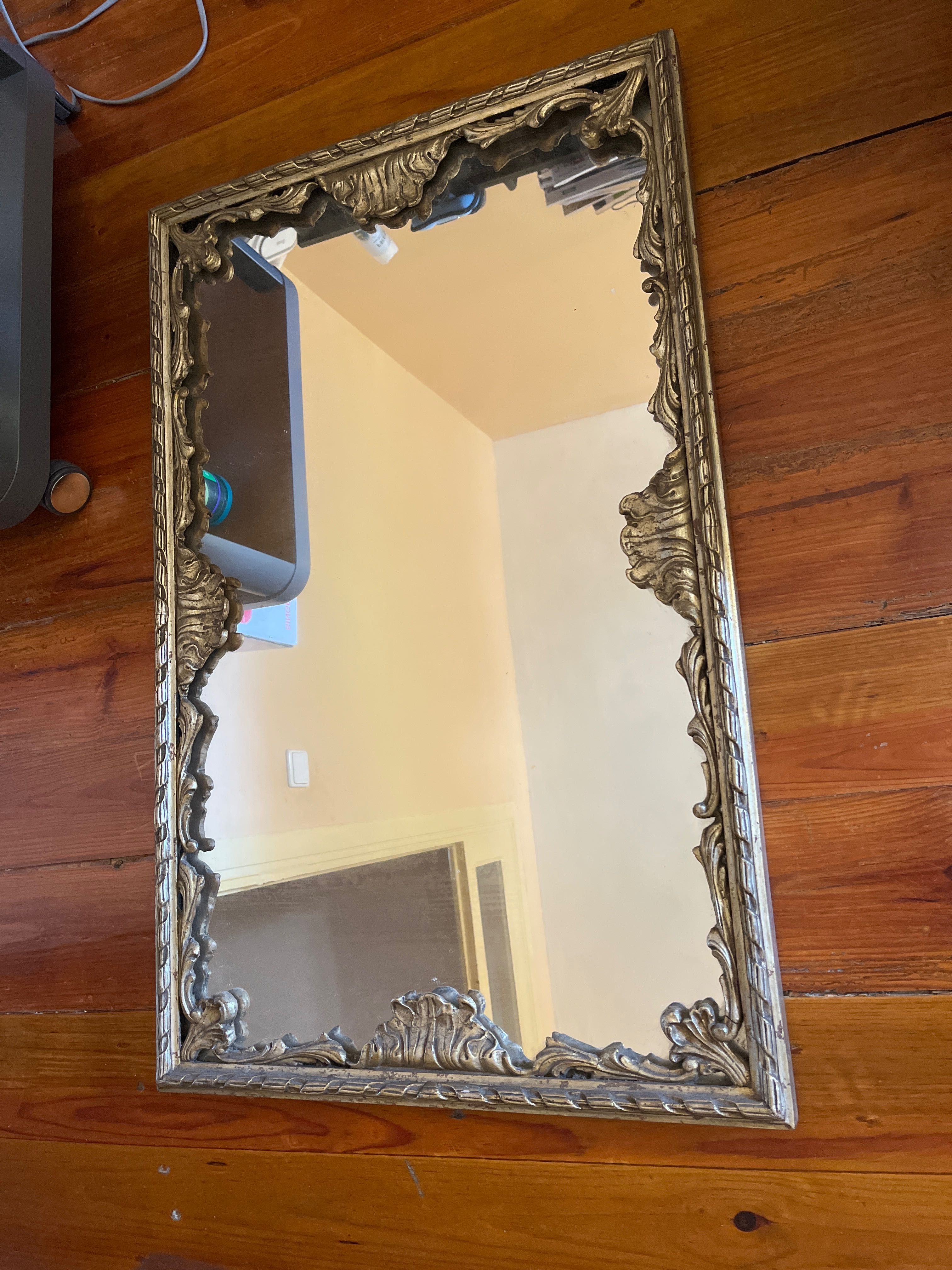 Espelho em madeira