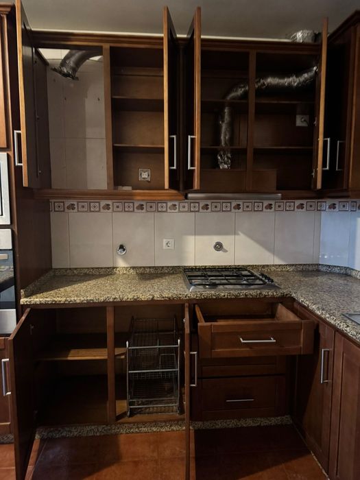 Cozinha madeira bom estado