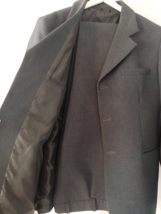 Klasyczny męski garnitur