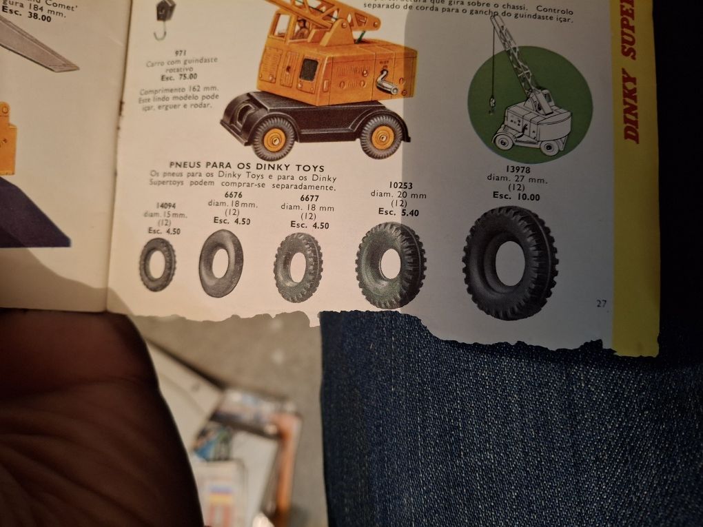 Catálogo Dinky toys português 1958
