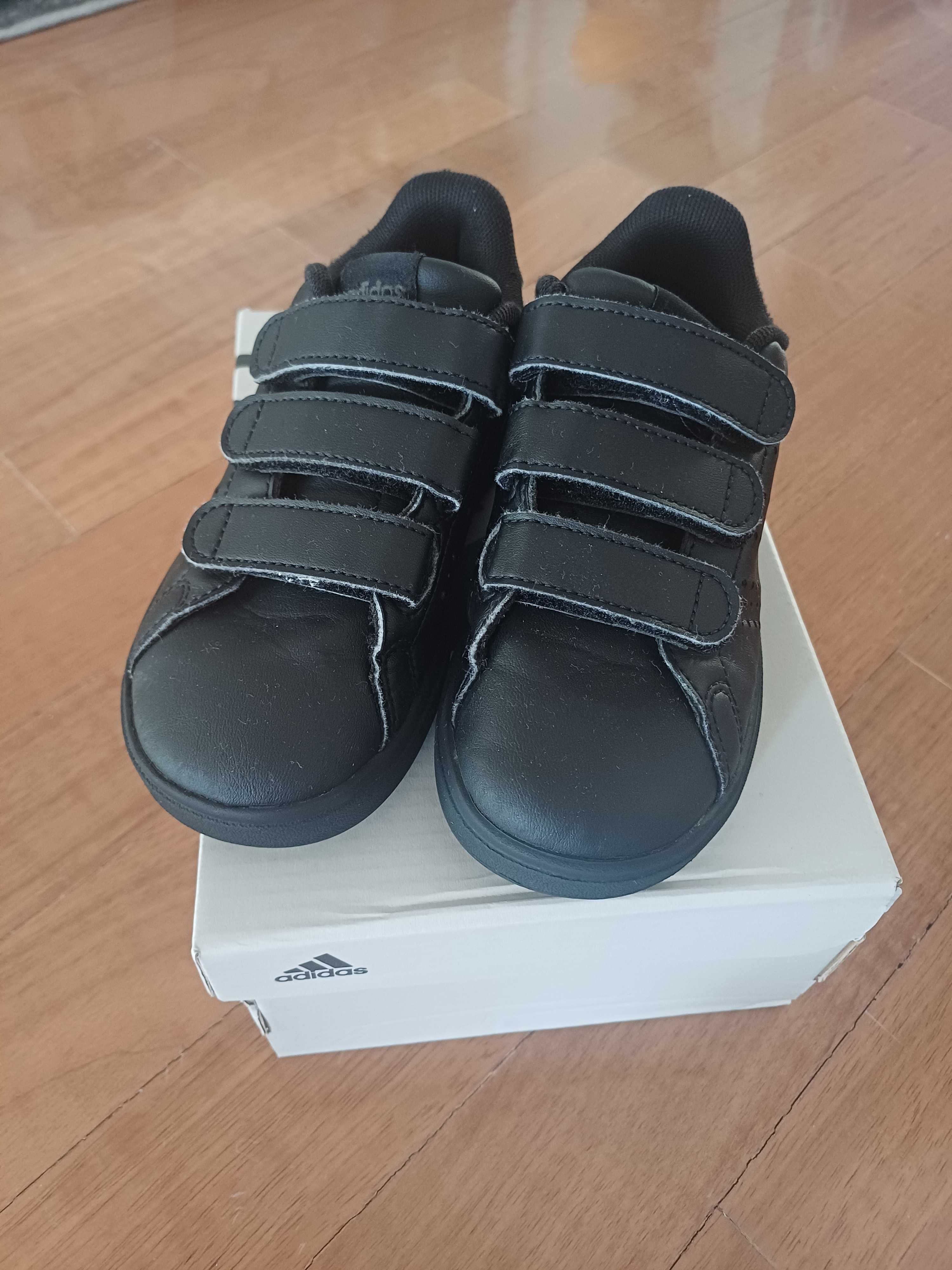 Sapatilhas Adidas n°28