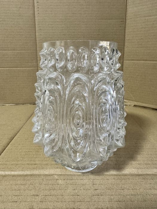 Abajur campânulas antigas em vidro trabalhado 2 formatos diferentes