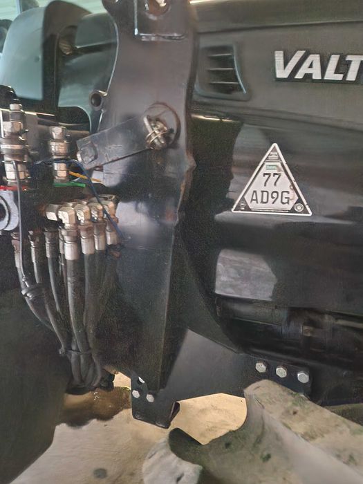 Tur jak Nowy Valtra ISOME Finskiej produkcji