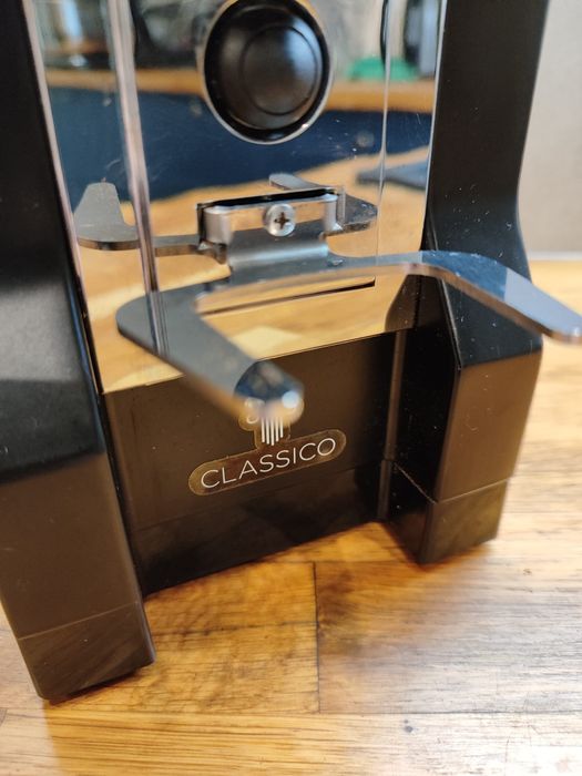Mlynek do kawy EUREKA MIGNON CLASSICO - Matte
Black