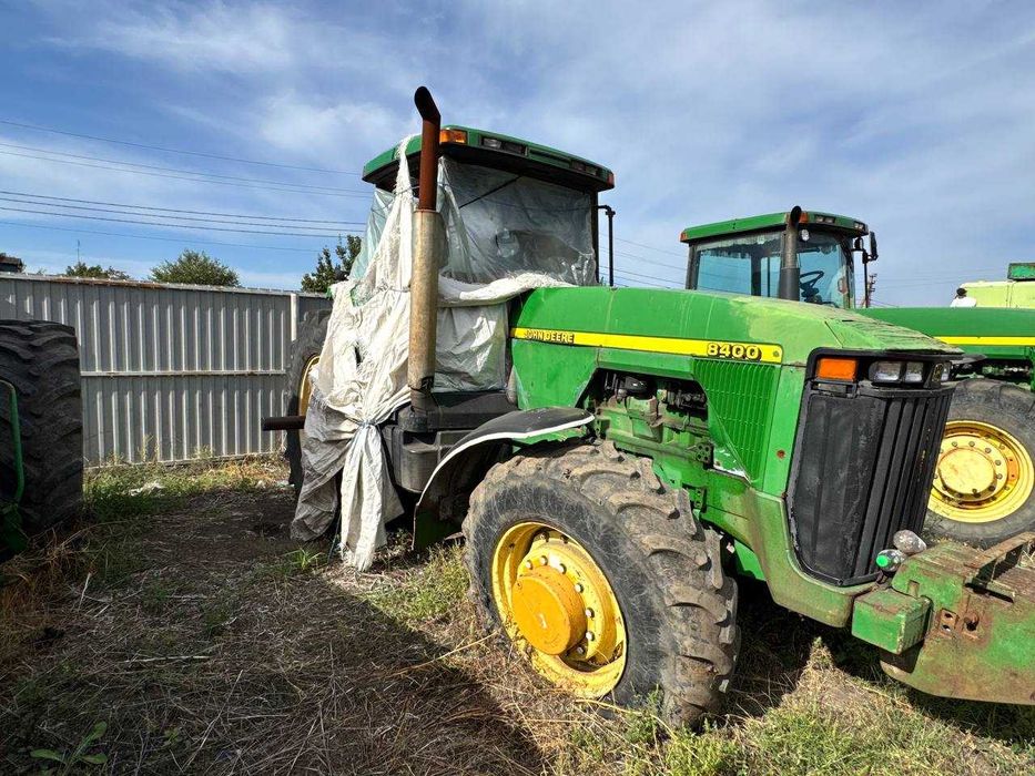 Трактор колісний JOHN DEERE 8400