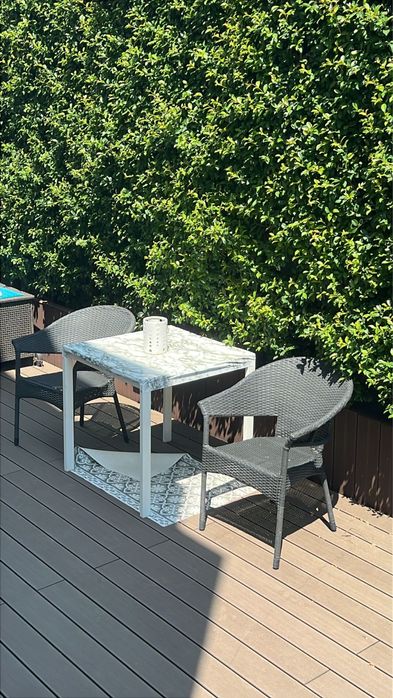 2 cadeiras de jardim castanhas