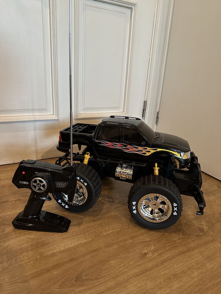 MONSTER TRUCK - Carro telecomandado PickUp - 45x27cm