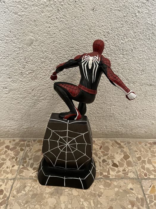 Spiderman Diamond Select - painted figure