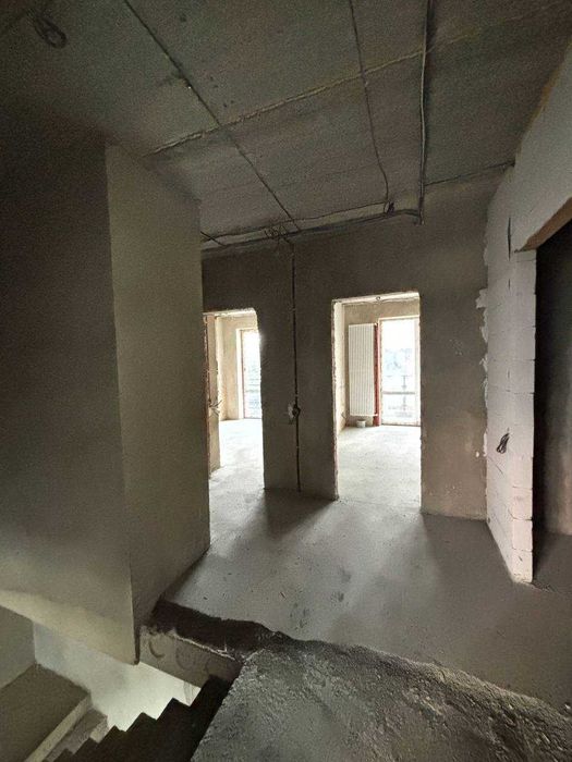 Продається будинок (таунхаус) з частковим ремонтом/ЗАКРИТЕ МІСТЕЧКО