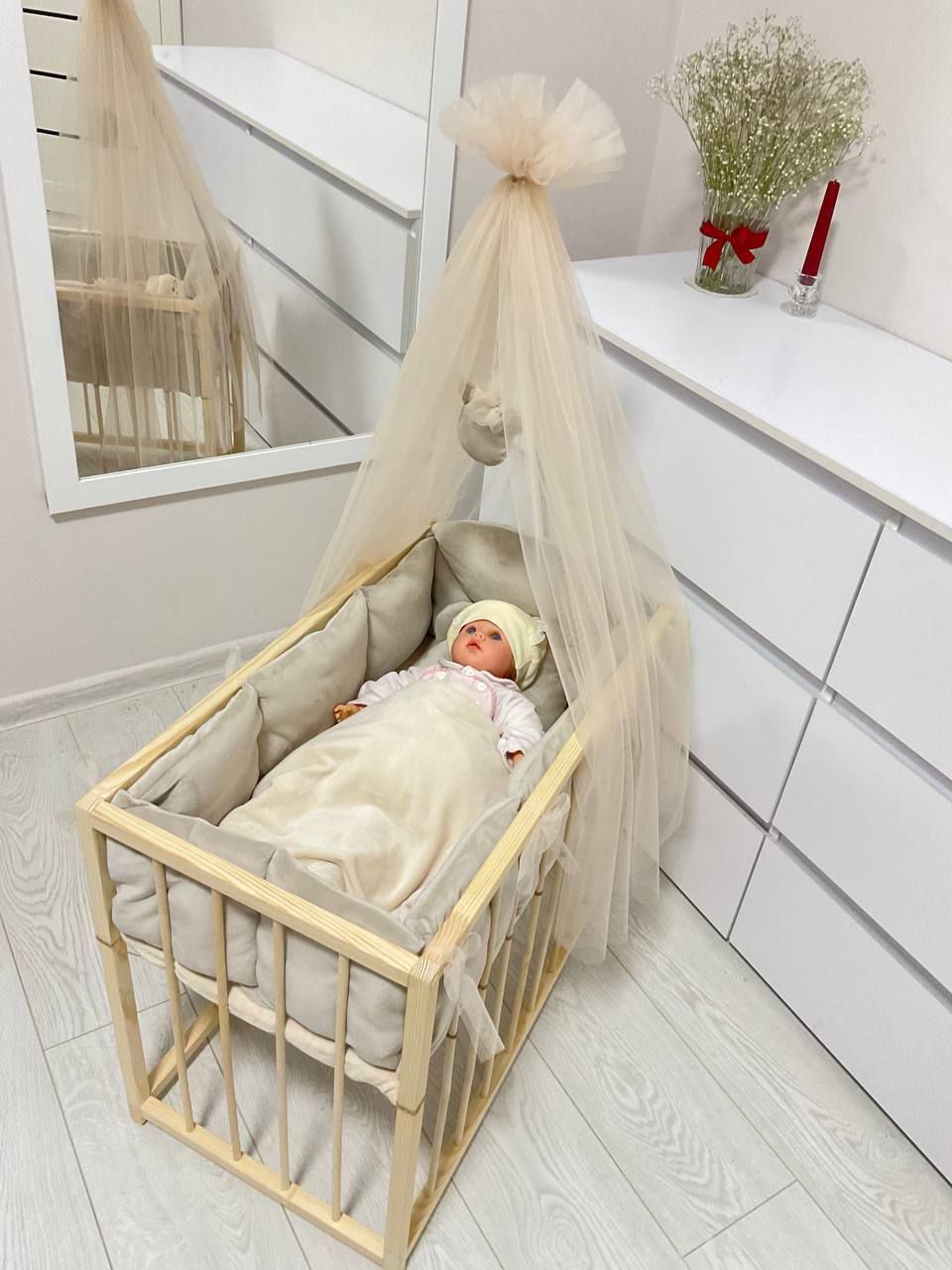 Дерев'яне лялькове ліжечко ручної роботи (спальне місце 65*35 см.)