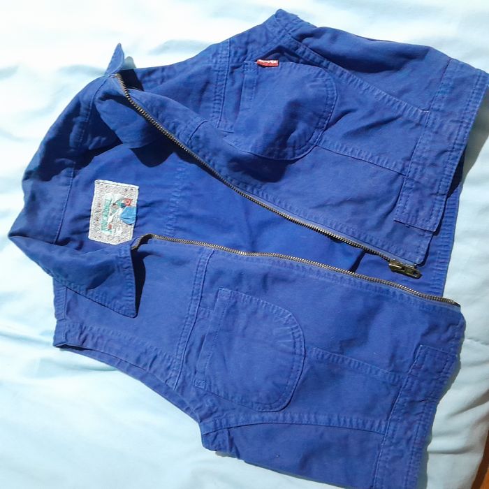 Vários coletes Replay e Rectangle Blanc