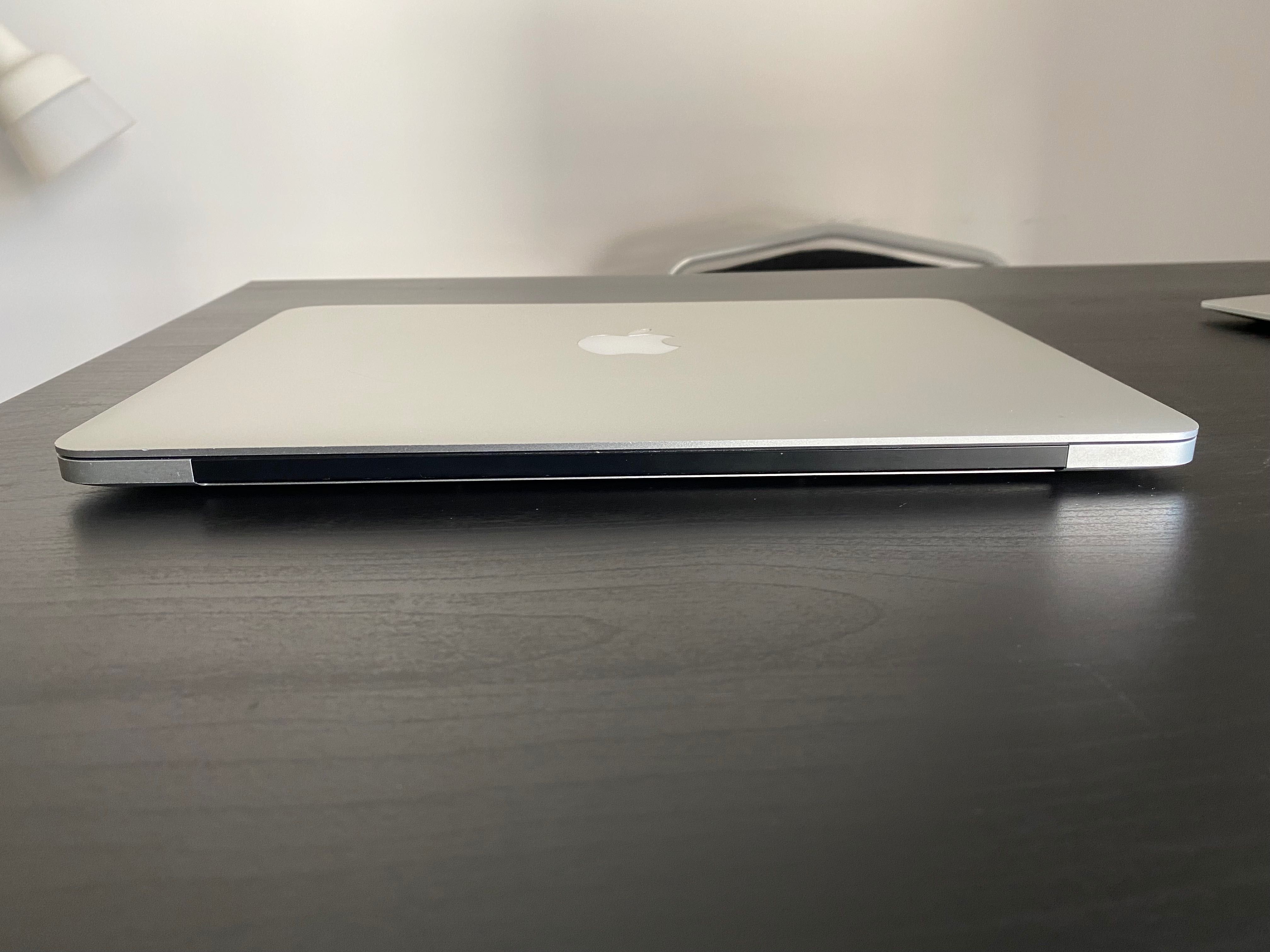 Apple MacBook Pro 13"  - 250GB - Mid-2014