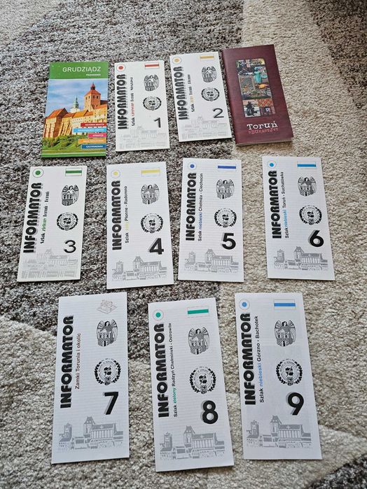 zestaw fajnych przewodników turystycznych