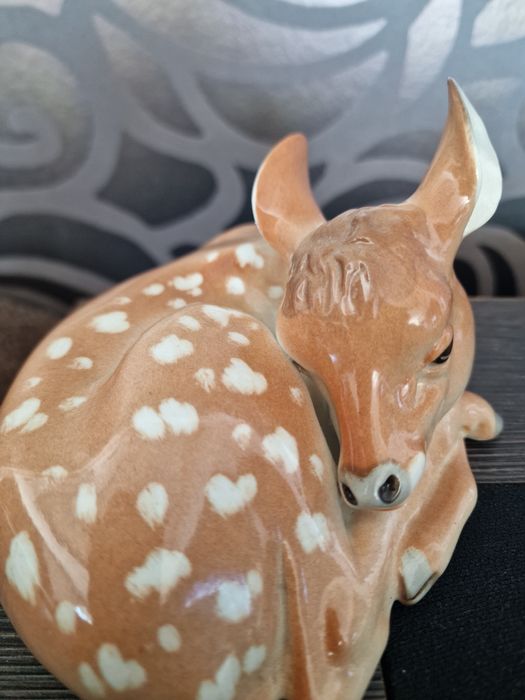 Figurka z porcelany sarna, sarenka Łomonosow
