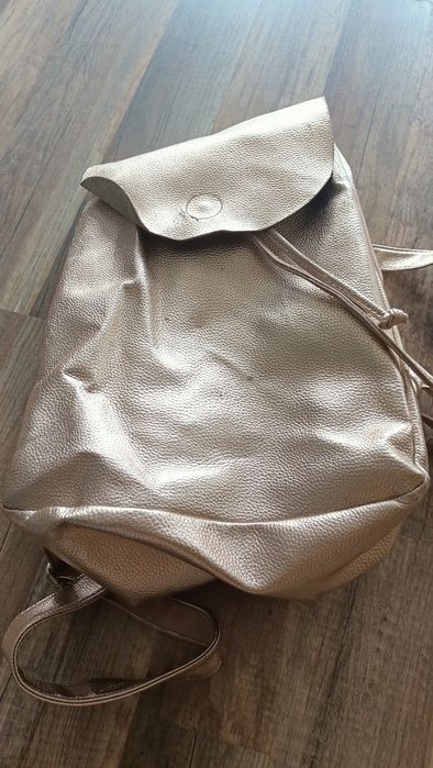 Plecak błyszczący sredni