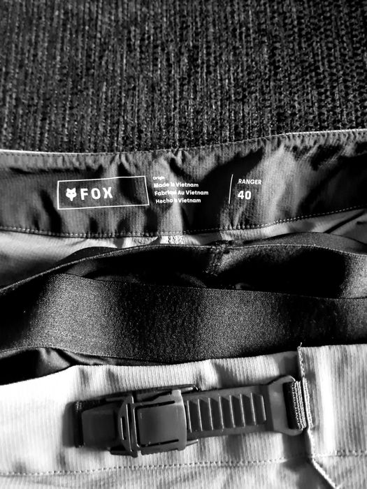 Calções Fox Ranger com forro. Novo