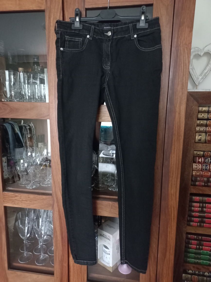 Reserved czarne jeansowe st.bdb 38