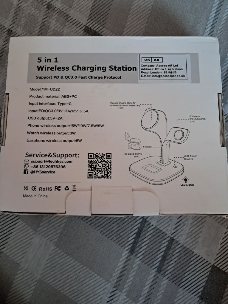 Ładowarka do telefonu, smartwatcha i słuchawek.