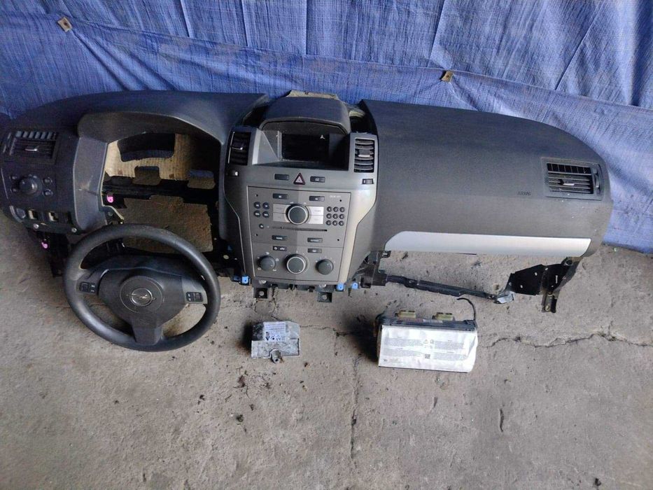 Deska Kokpit Zafira B