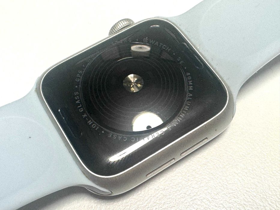 Smartwatch Apple Watch SE 40mm GPS 1st gen aluminium Bez blokad  kabel