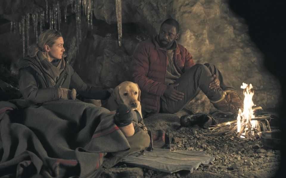 A MONTANHA ENTRE NÓS (Idris Elba/Kate Winslet/Beau Bridges)