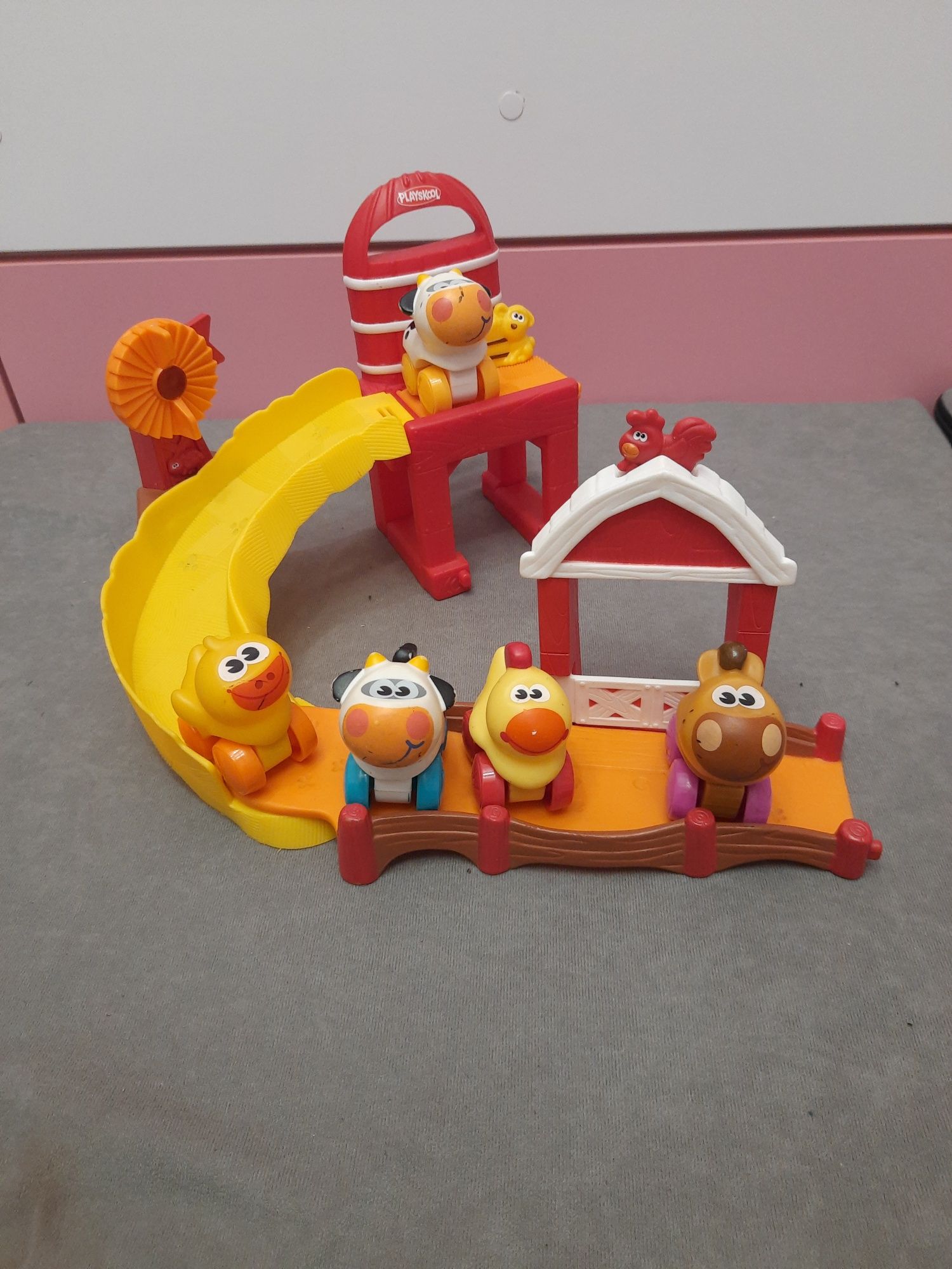 Zjeżdżalnia Hasbro Playskool Farma