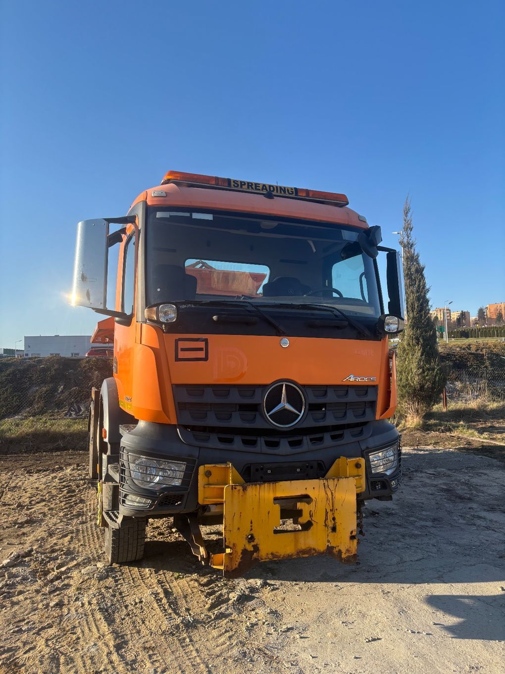 Mercedes-Benz AROCS 1824 4X4 Piaskarka Solarka econ pług  Piaskarka Solarka Mercedes Arocs 1824 4x4 euro 6 pług schmidt