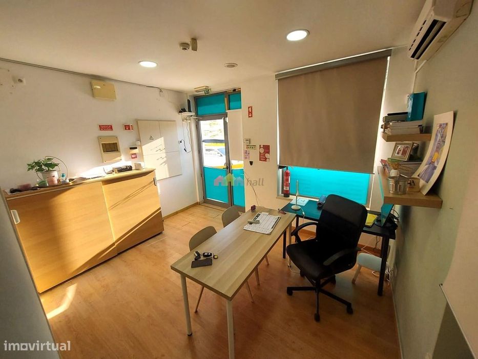 Escritório / Loja para Arrendar no Montijo