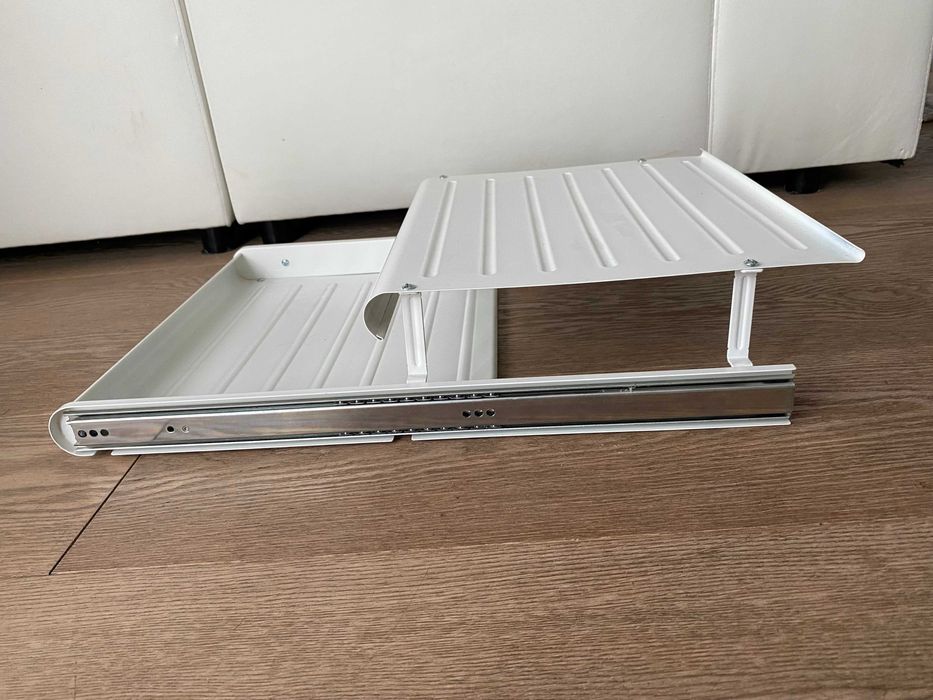 wysuwana pólka na buty