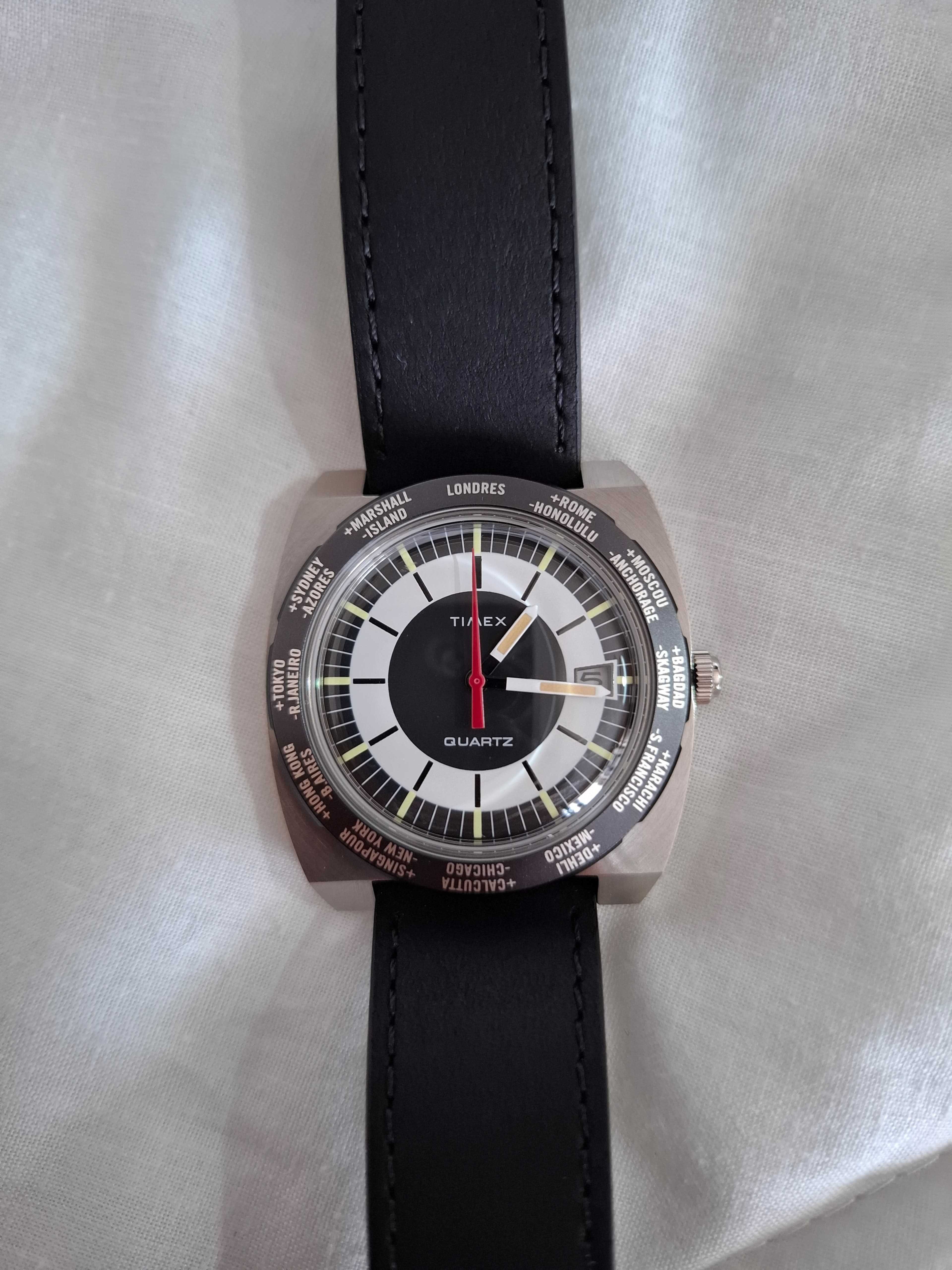 Timex World Time Reissue (movimento quartzo, analógico)