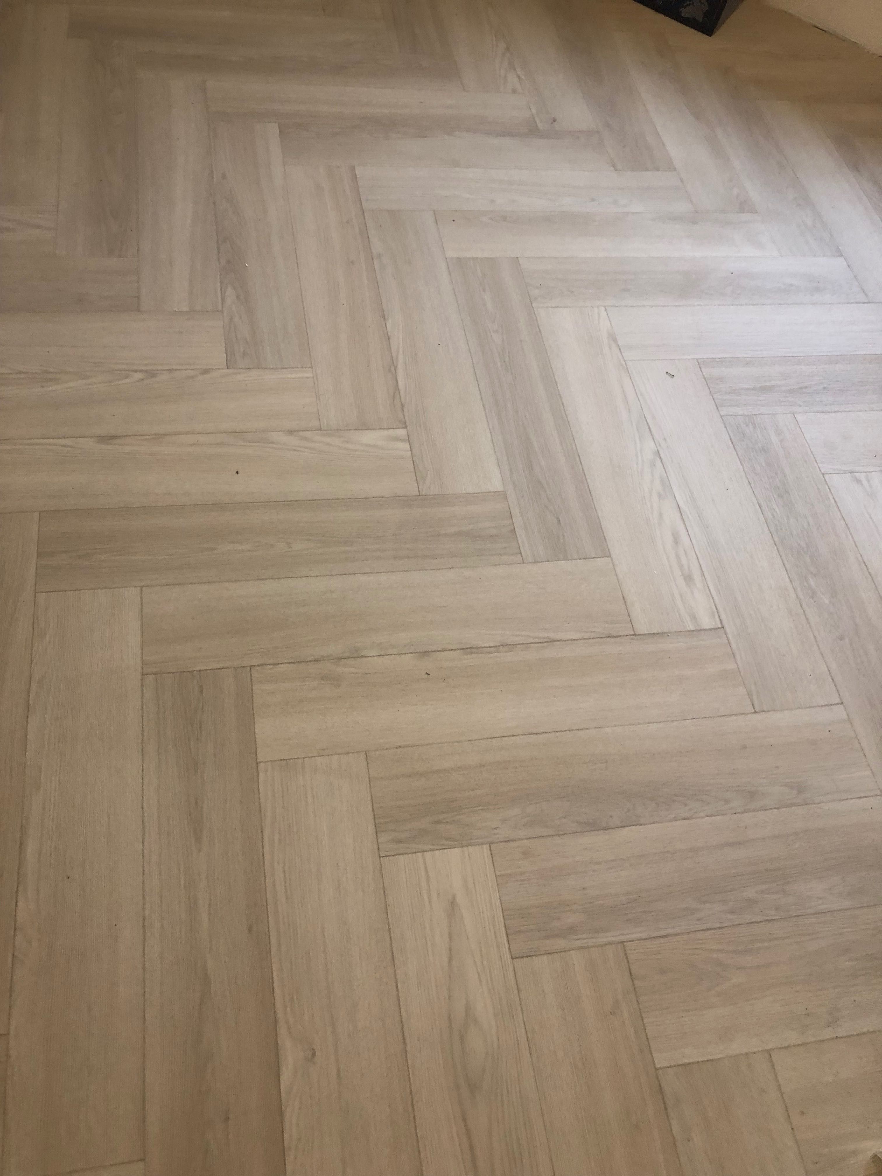 Posiadam do sprzedania panel winylowy jodełka