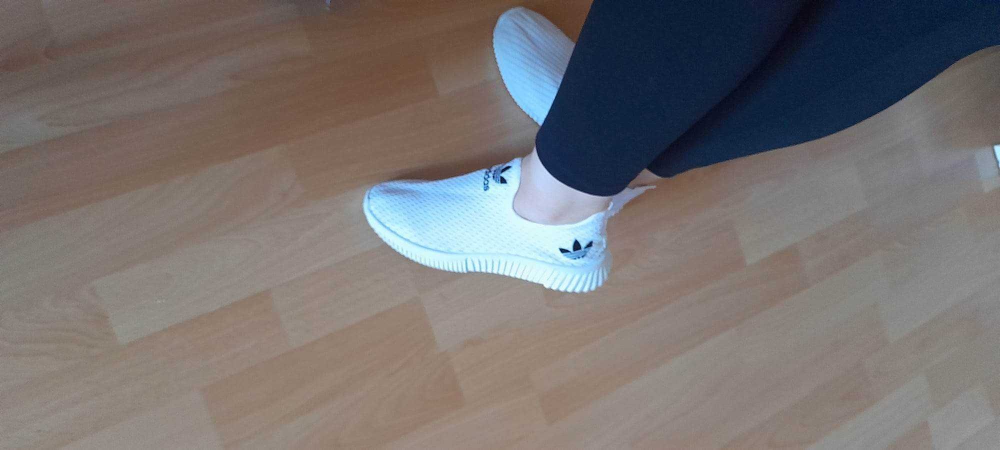 Białe buty letnie damskie, trampki z logo Adidas 37r