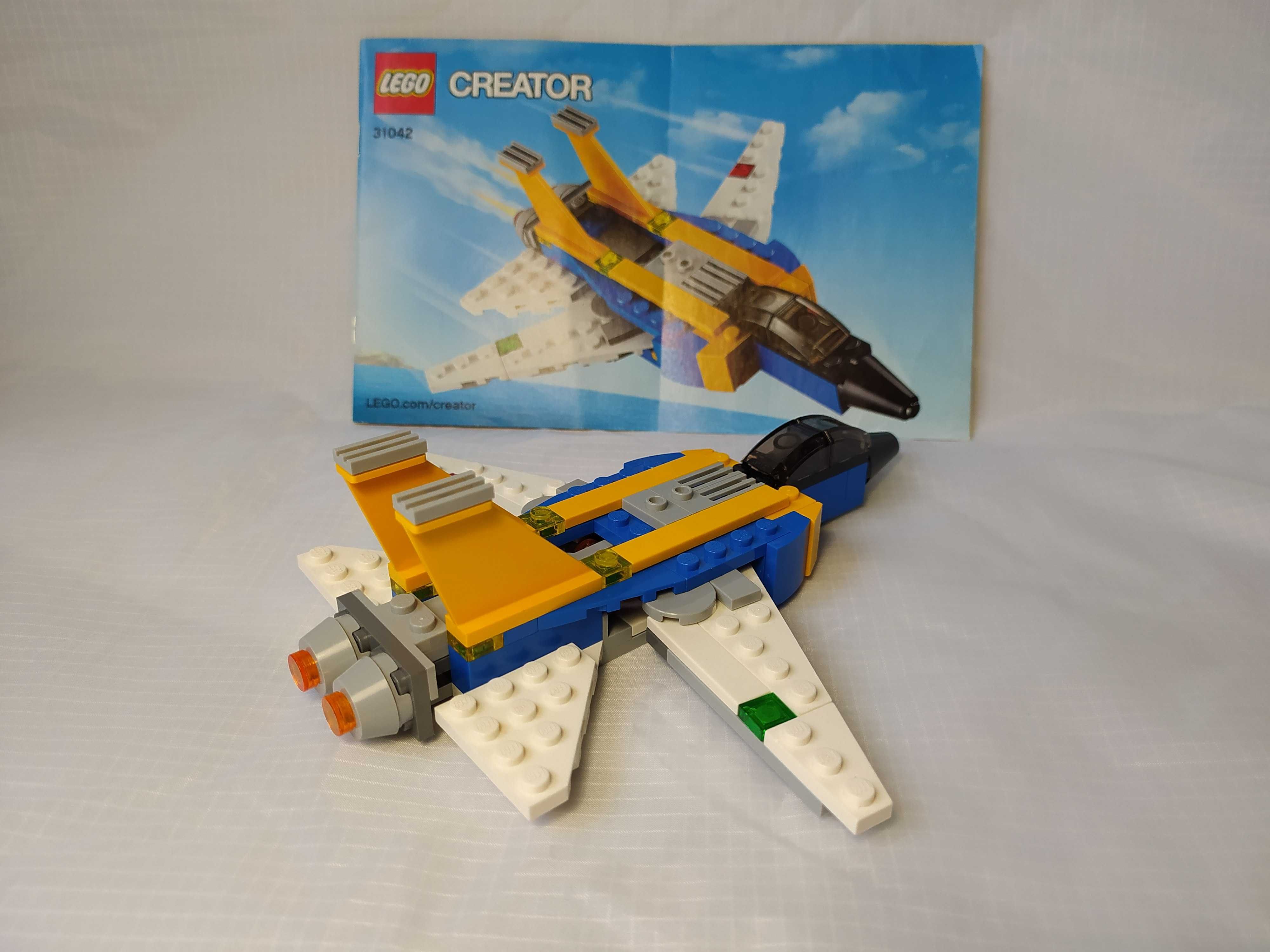 Kompletny i oryginalny zestaw LEGO 31042 Creator 3w1 - Super ścigacz