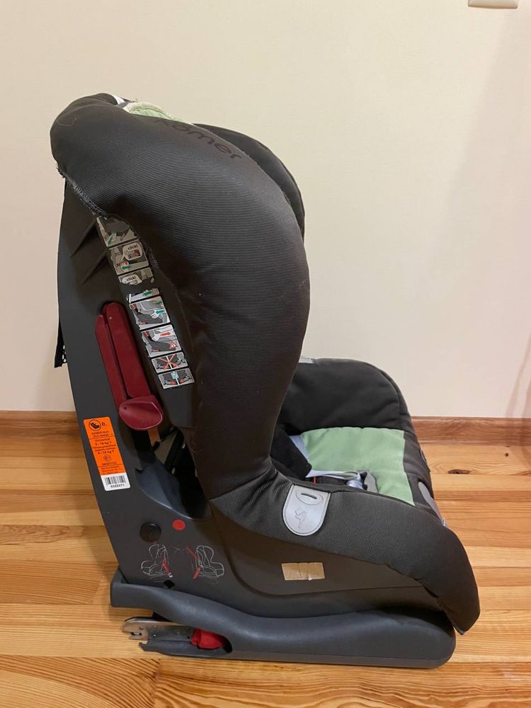 Продам автокрісло Romer 9-18кг isofix ізофікс  (maxi-cosi)