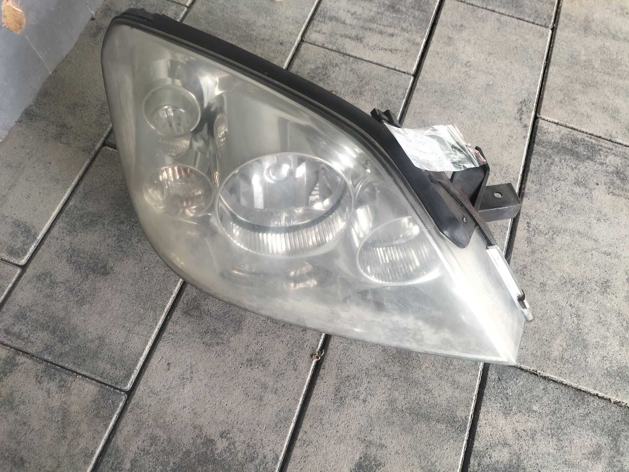 Lampa przednia przód prawa pasażera Nissan Primera P12