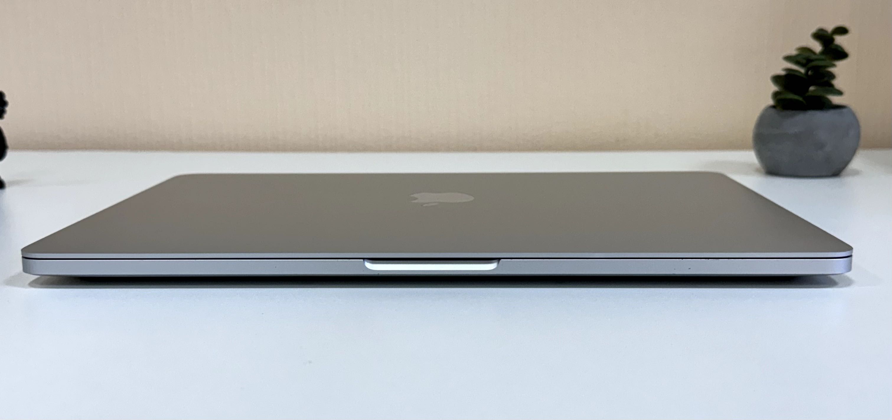MacBook Pro 13 2020 M1, 8Gb, 256ssd