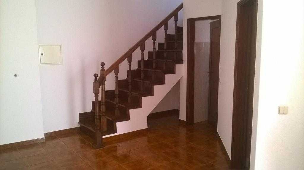 Moradia, triplex, com sótão, em Santiago do Cacém