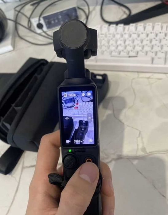 Dji osmo pocket 3 creator combo.