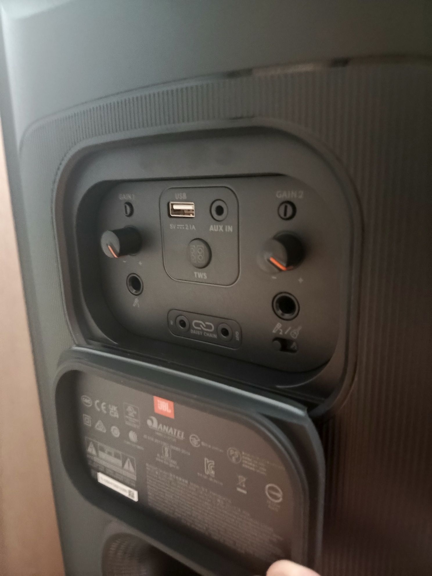 JBL partybox 710